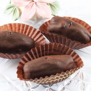 Kurma Isi Kacang Mede